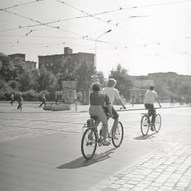 Rowerzyści na ulicy