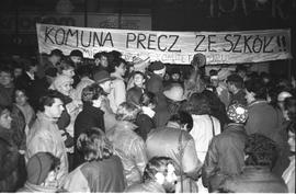 Komuna precz ze szkół – demonstracja MKO