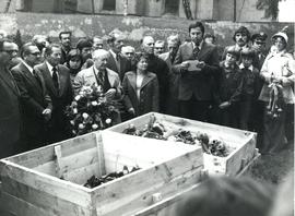 Ekshumacja zmarłych więźniów KL Gross-Rosen z żyjącymi uczestnikami tamtych wydarzeń