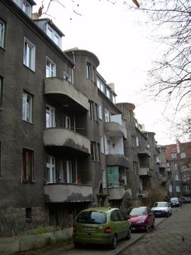 Krucza 61-73 podwórko