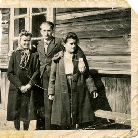 Marian Laśkiewicz z siostrami